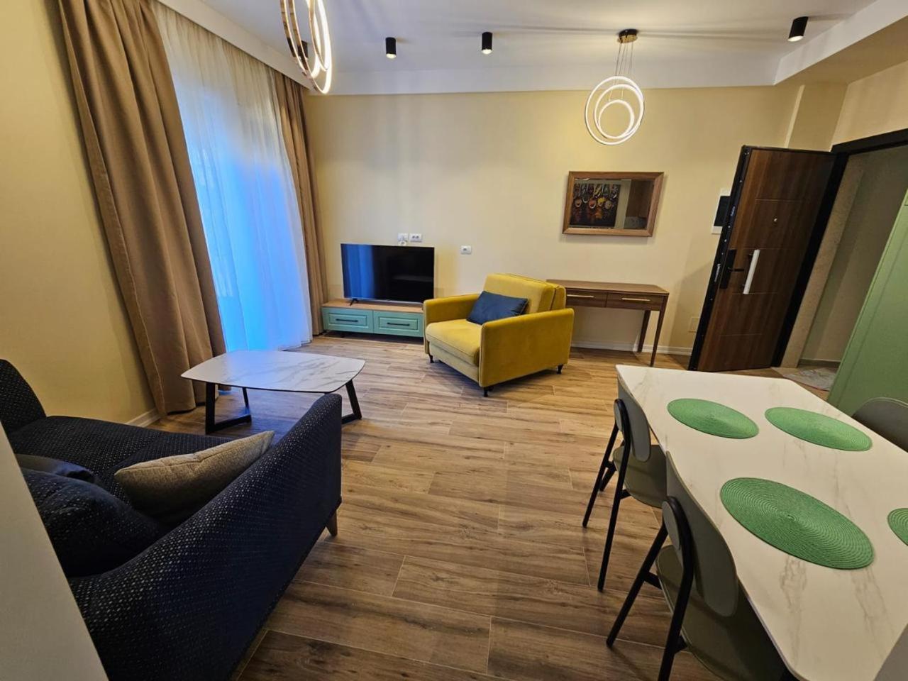 Klaudia Apartments Himarë Exterior foto